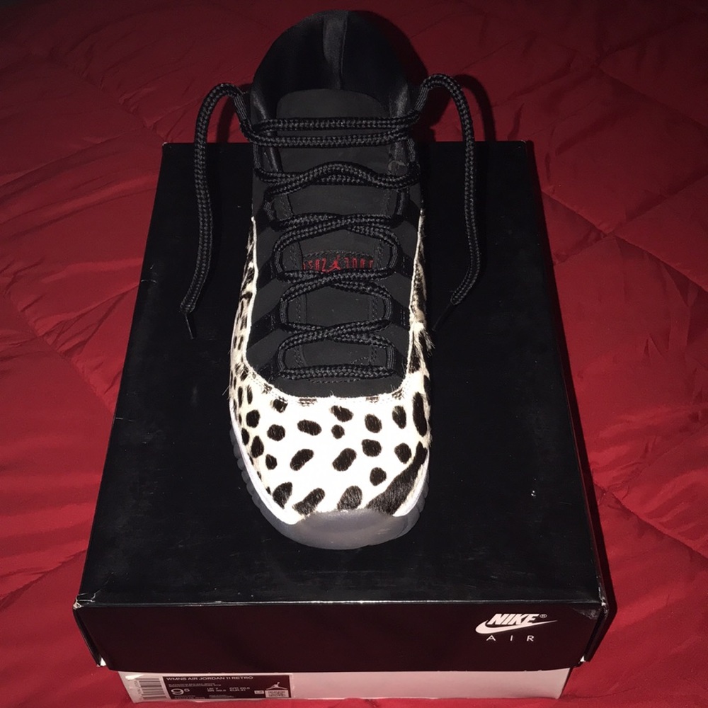 Air Jordan 11 WMNS ANIMAL INSTINCT Size 9.5